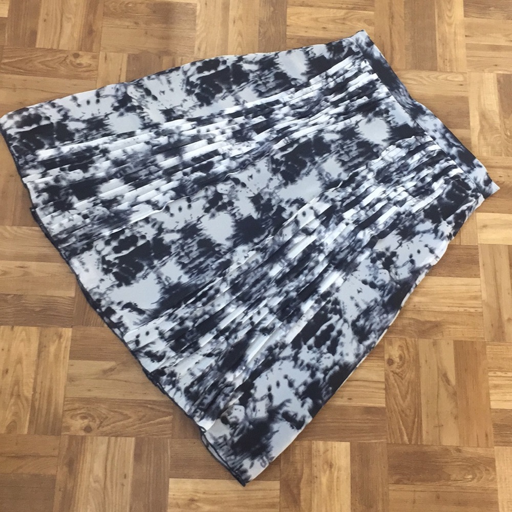 Pleated skirt